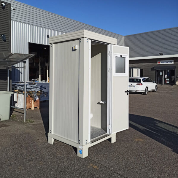 Neuer Sanitärblock S1 mit WC und Waschbecken