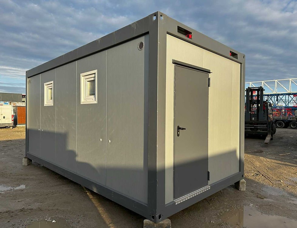 Conteneur Douche 3×6 m | 6 Douches 2 Lavabos Ballon 300 L | Grands Chantiers Sport